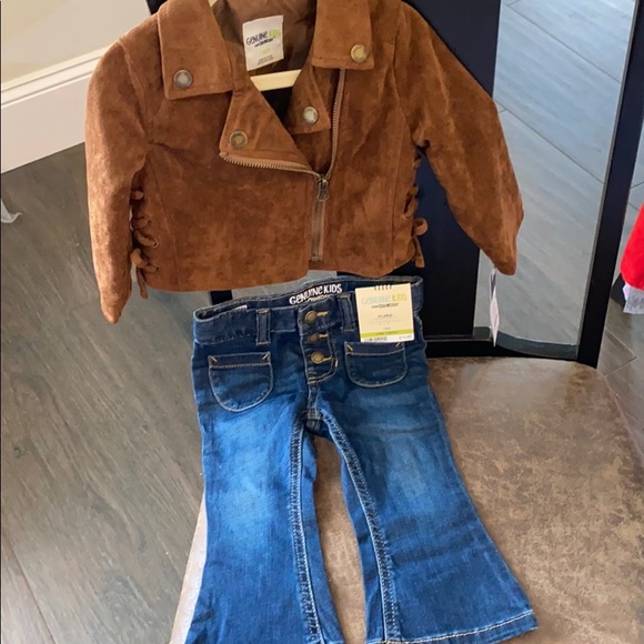 Brown suede coat with flare jeans - Picture 1 of 3